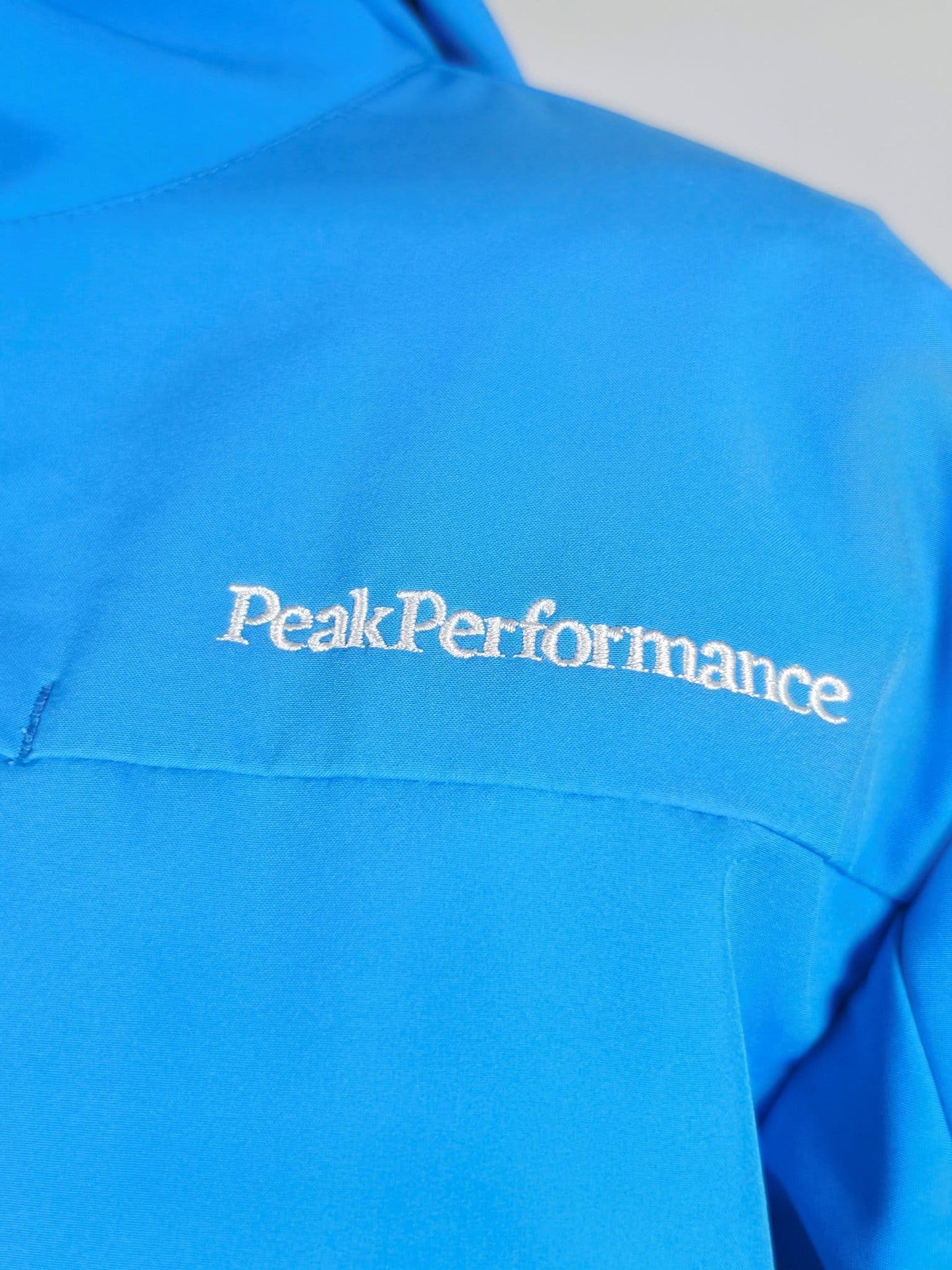 PEAK PERFORMANCE Softshell Jacket Size M Blue Hooded Outdoor Premium