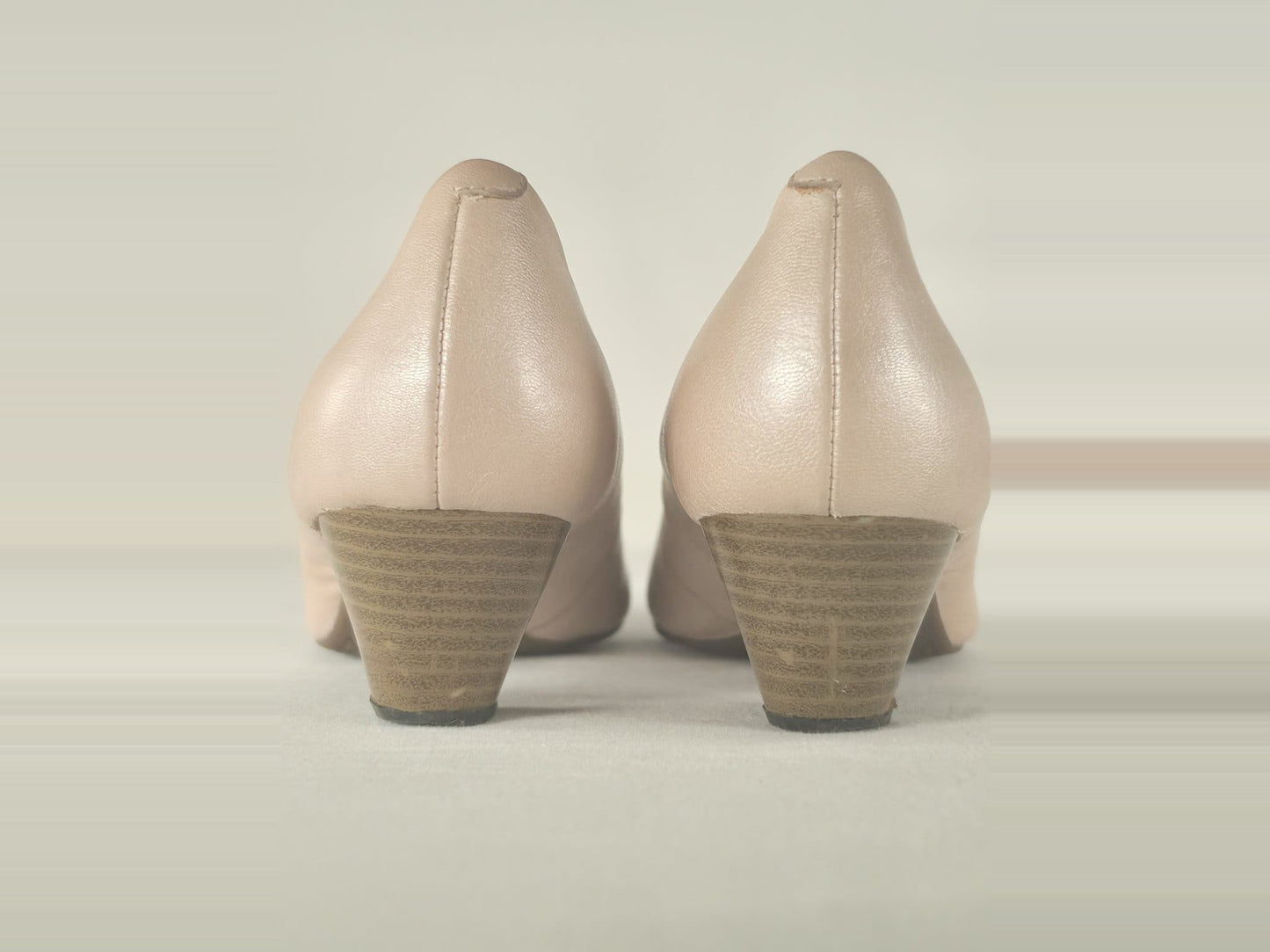 CLARKS Leather Pumps Wedge Heels Size UK 5.5 EU 38.5 Metallic Nude Beige Shoes