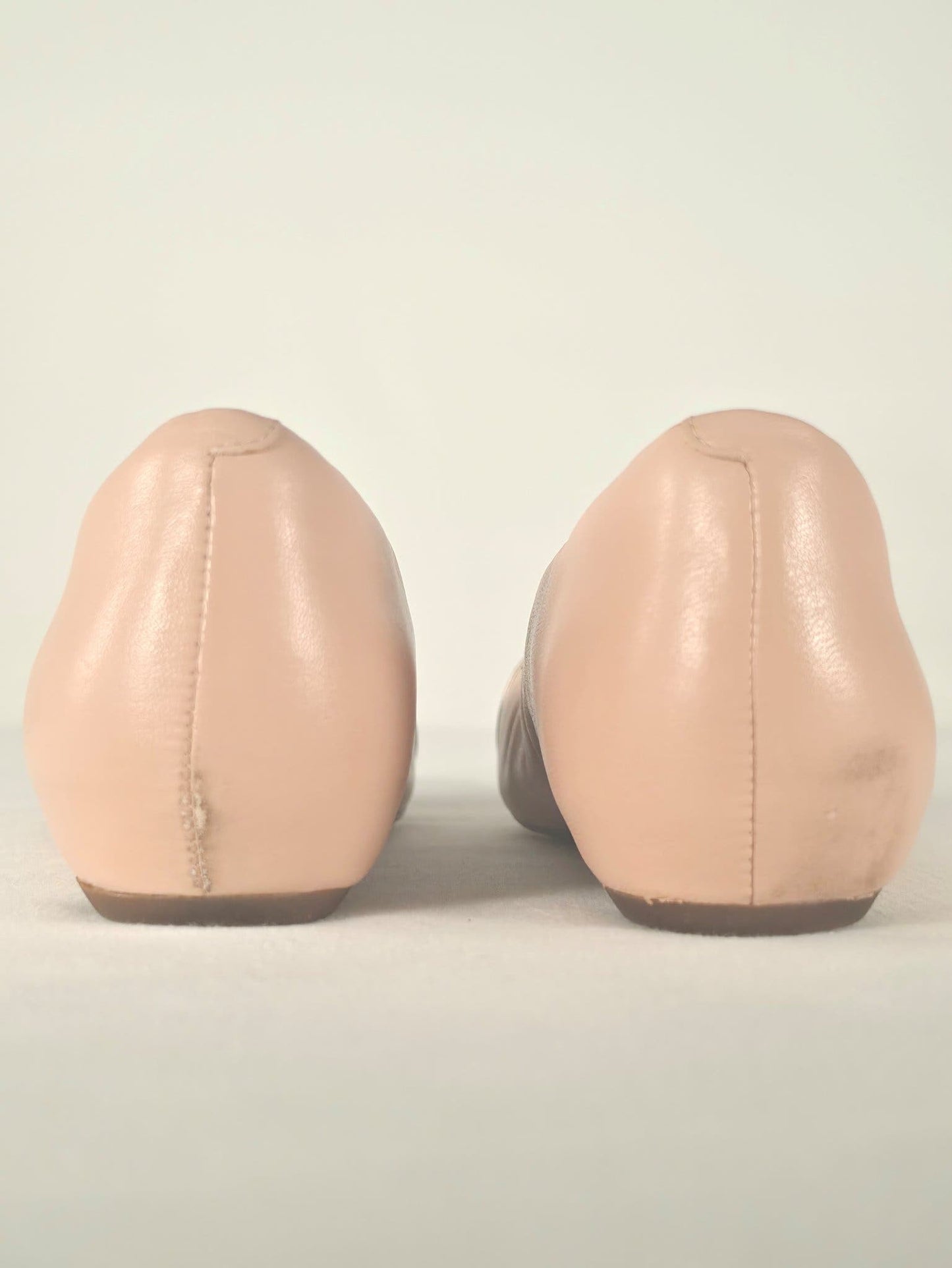 CLARKS Artisan Leather Ballerina Flats Size 39 Nude Pink Bronze Cap Toe Shiny