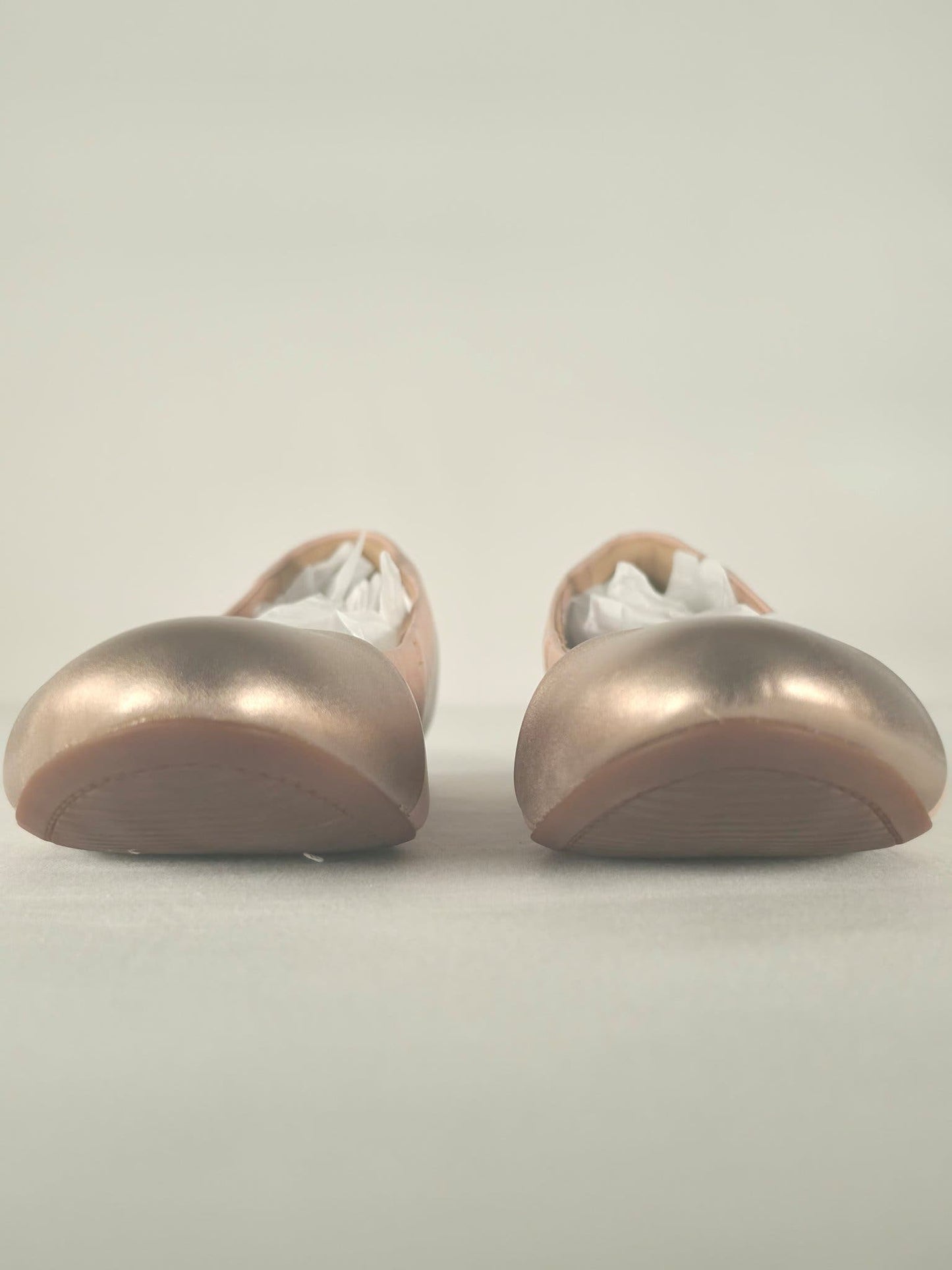 CLARKS Artisan Leather Ballerina Flats Size 39 Nude Pink Bronze Cap Toe Shiny