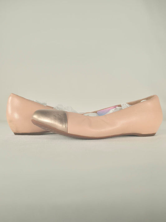 CLARKS Artisan Leather Ballerina Flats Size 39 Nude Pink Bronze Cap Toe Shiny