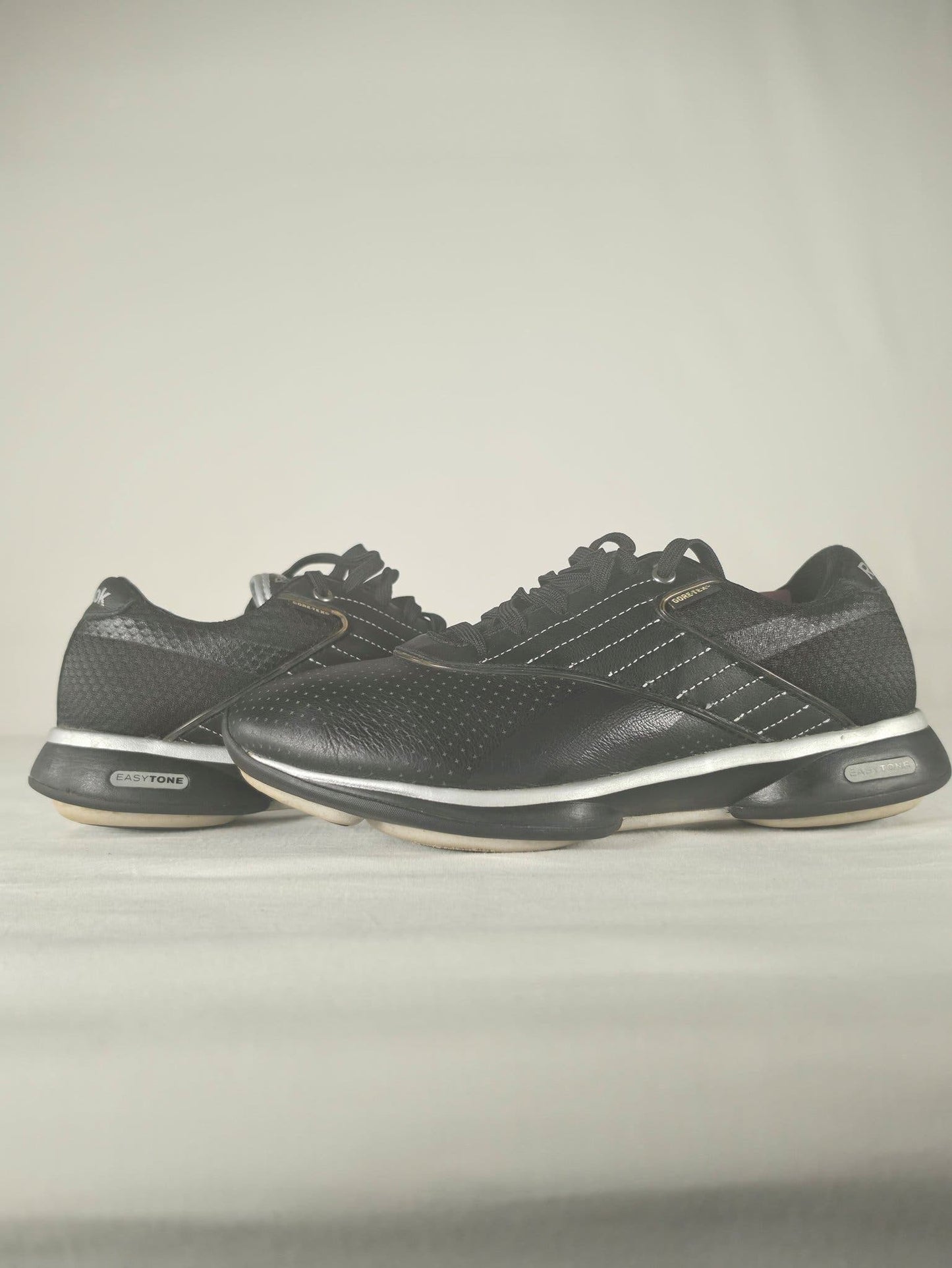 REEBOK EasyTone Gore-Tex Shoes Sneakers Size 39 Black Waterproof Premium Smart