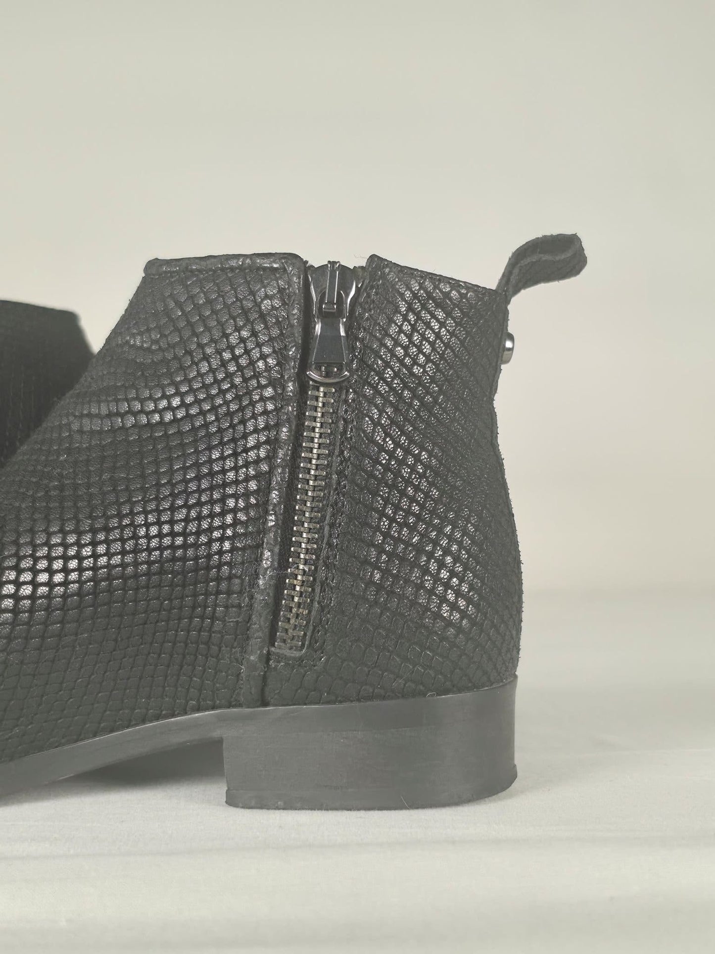 FILIPPA K Leather Ankle Boots Size 36 Black Snake Embossed Premium Chelsea
