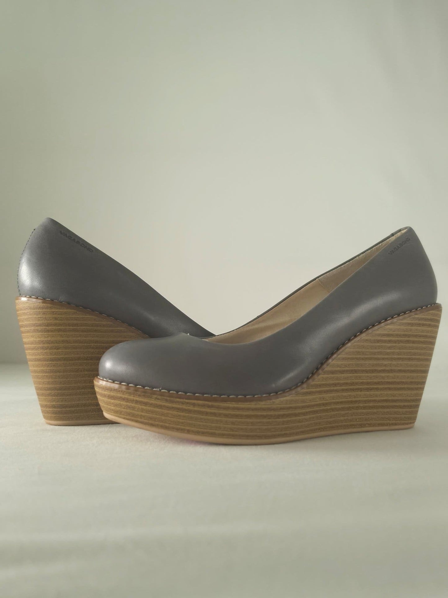 VAGABOND Grey Leather Wedge Pumps Heels Shoes Size 39 Premium Classy Luxury