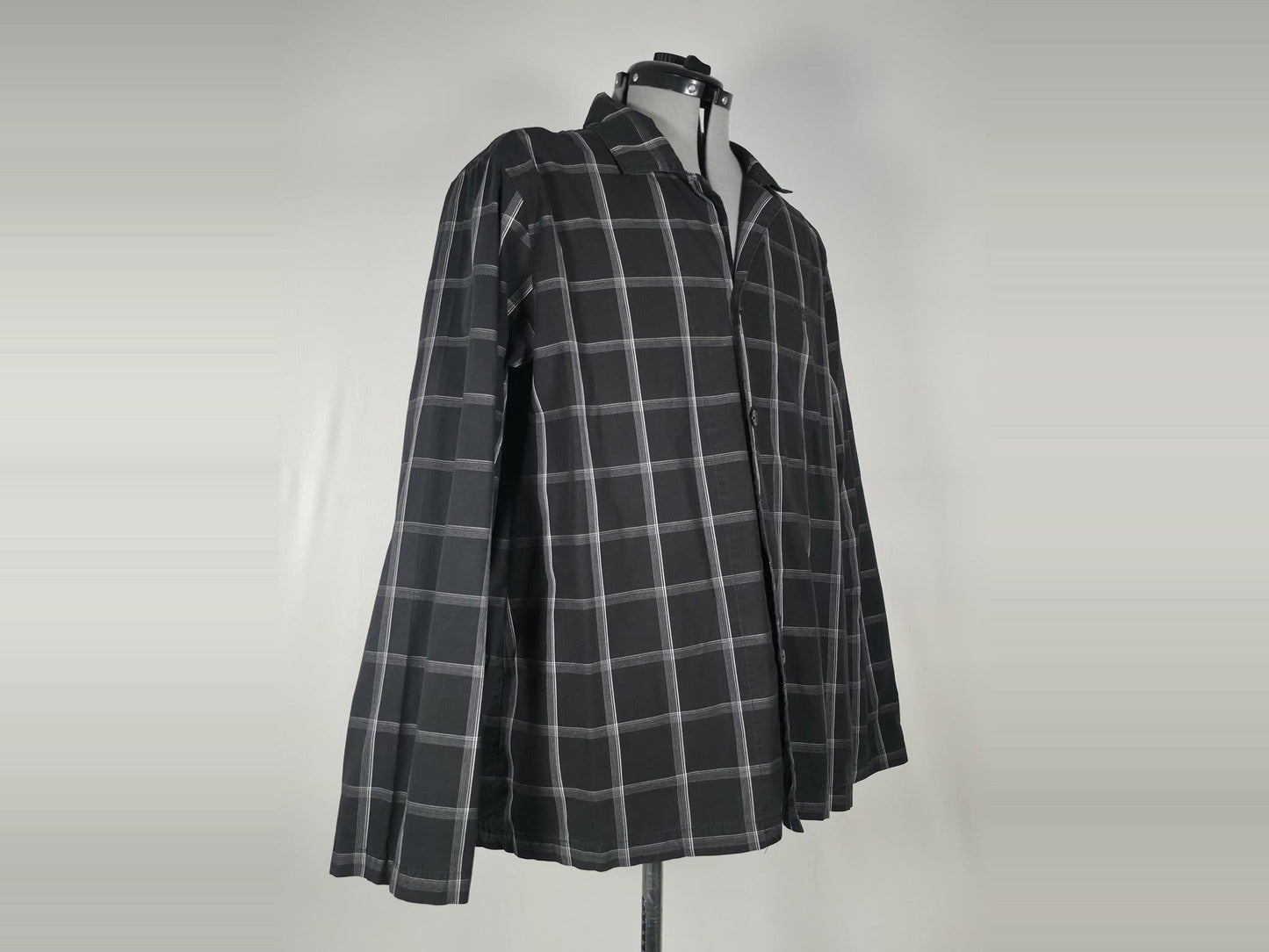 HUGO BOSS Plaid Shirt Size XL Black White Checked 100% Cotton Premium Casual